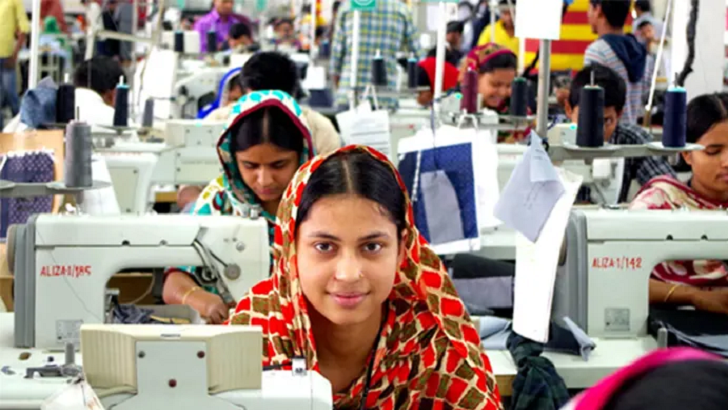 পোশাকশ্রমিকদের বছরে মজুরি বাড়বে নয় শতাংশ